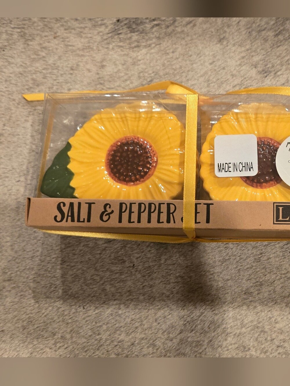 Sunflower Ceramic Salt & Pepper Set - Yellow
